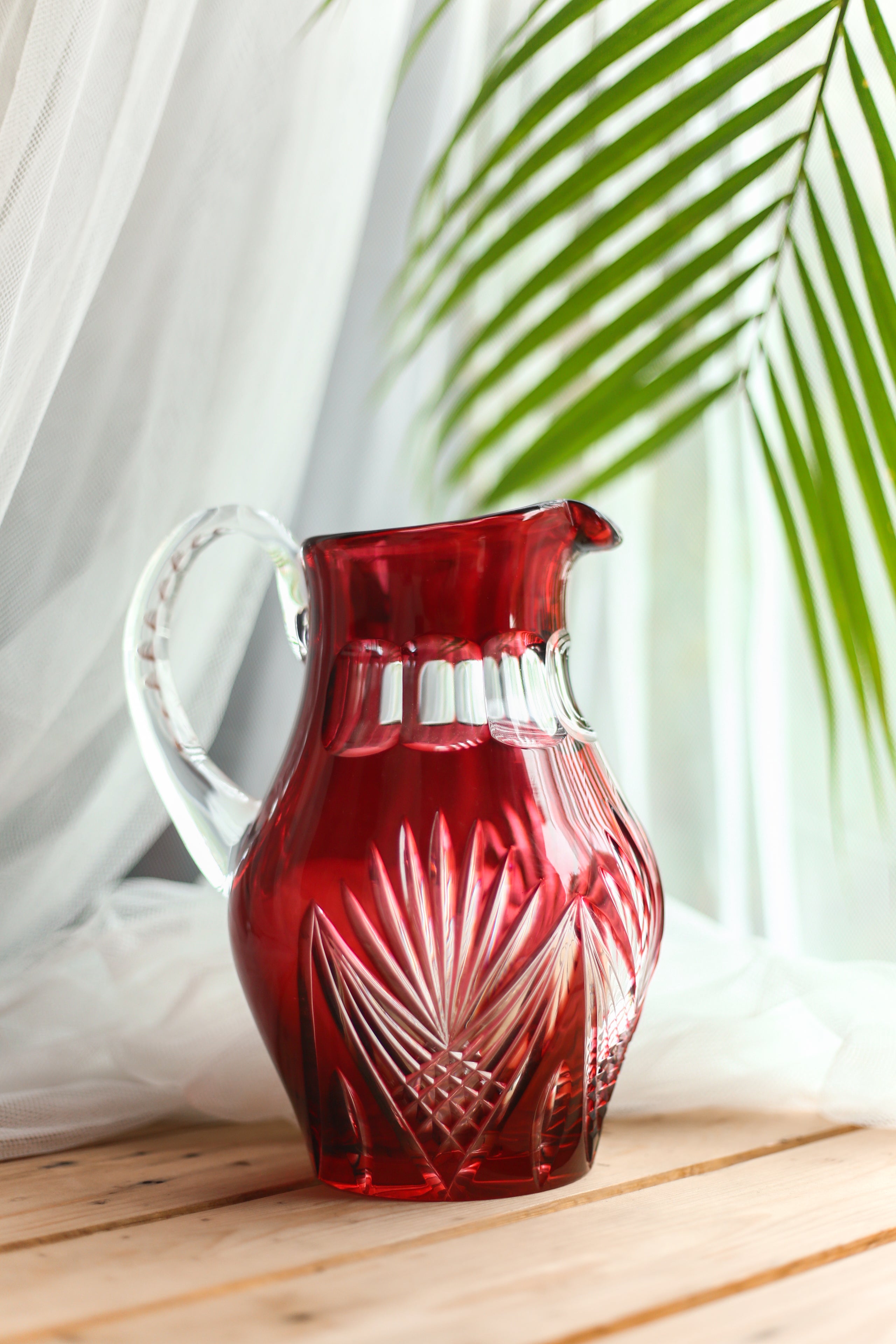 Caesar Crystal Bohemiae - A crystal- cut ergonomic jug with an alluring design