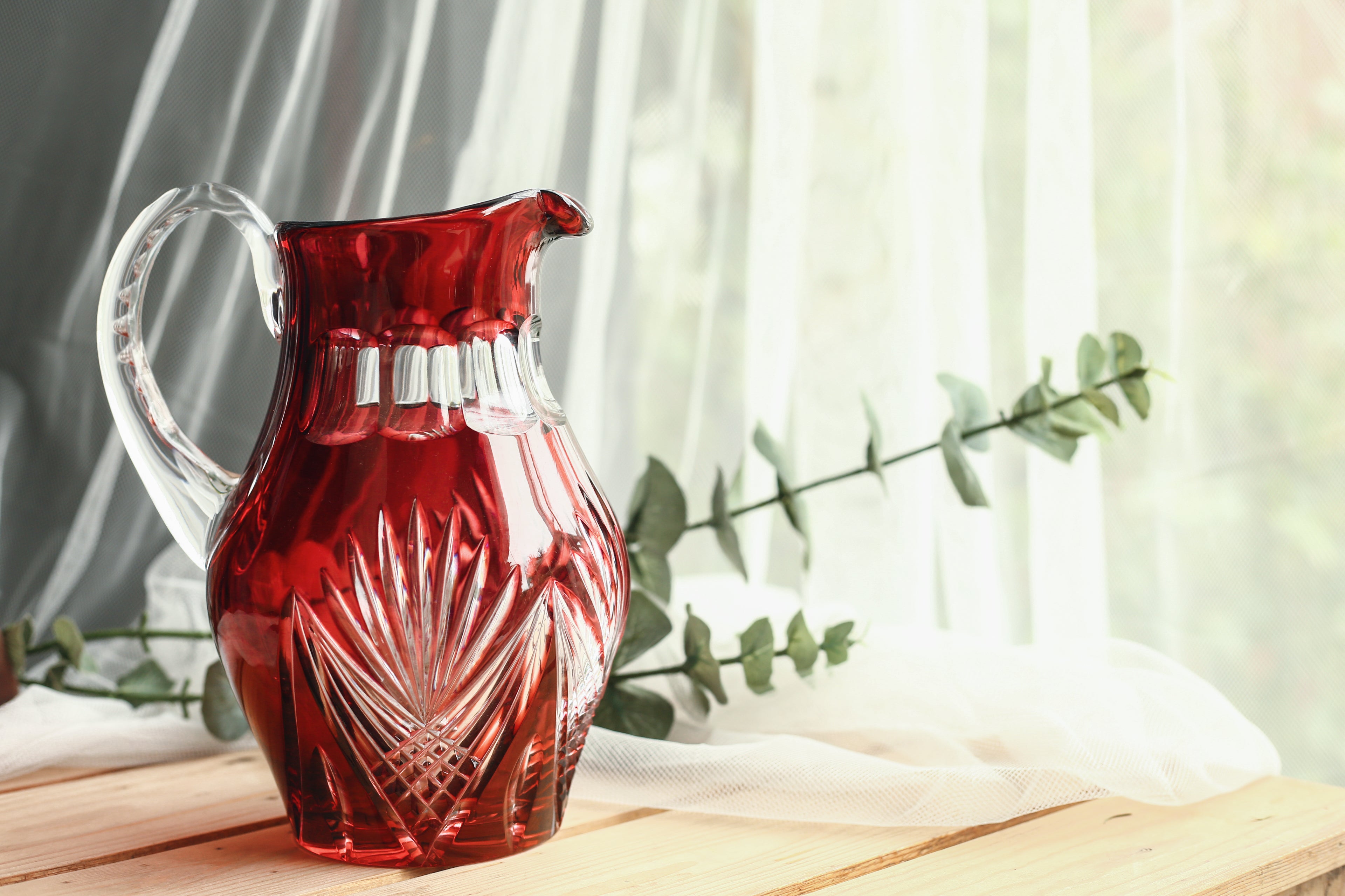 Caesar Crystal Bohemiae - A crystal- cut ergonomic jug with an alluring design